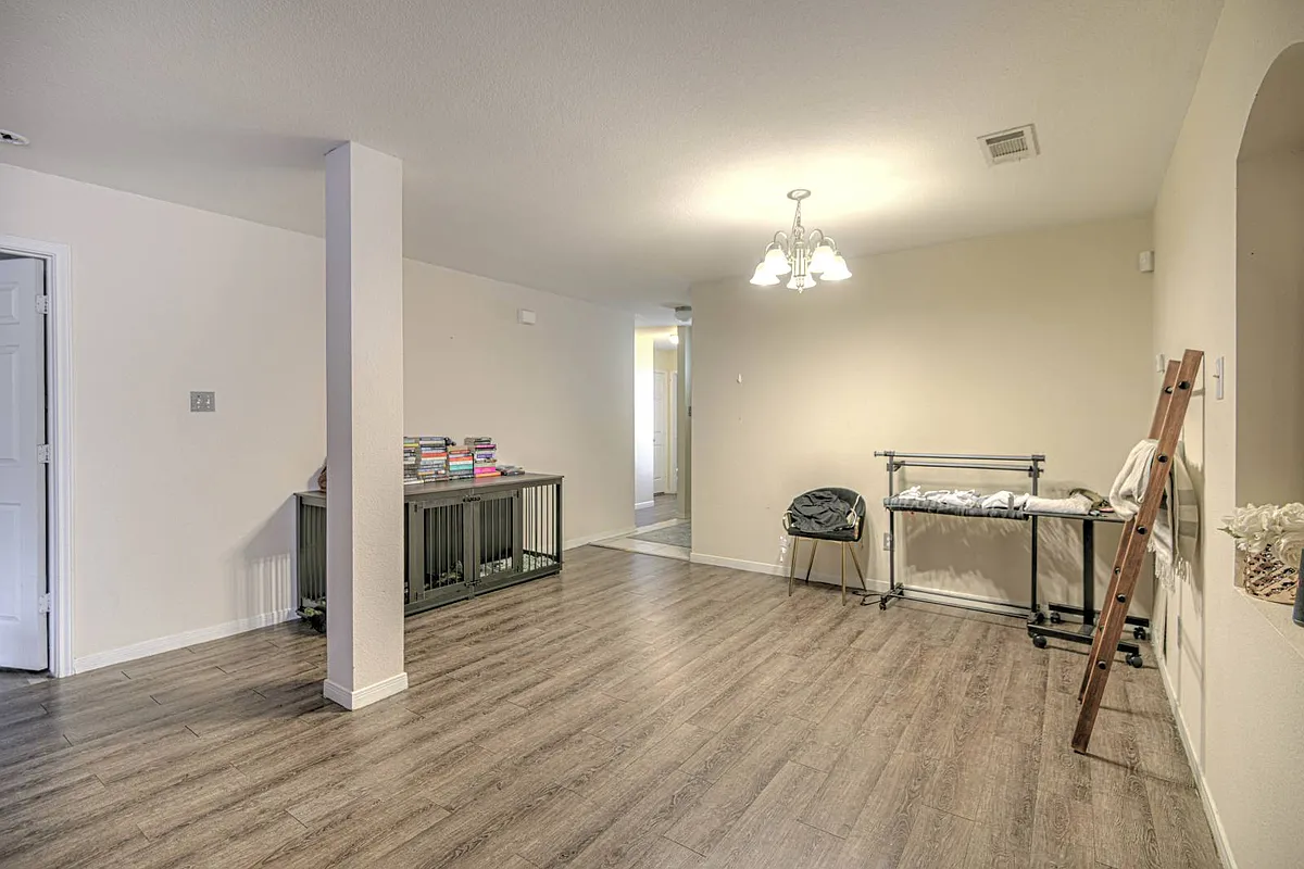 Building Photo - 3005 John Porter Dr