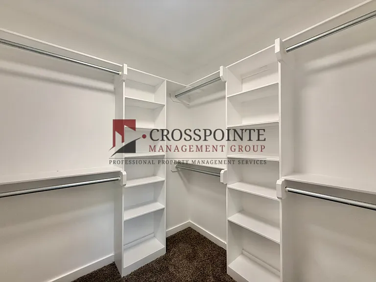 17434 Crossing Cir — Photo 11