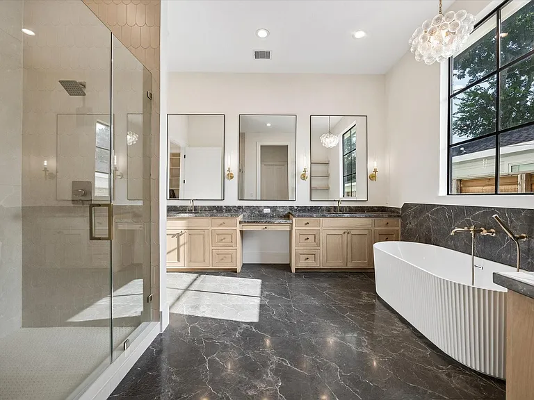 6911 Hartland Ave — Photo 16