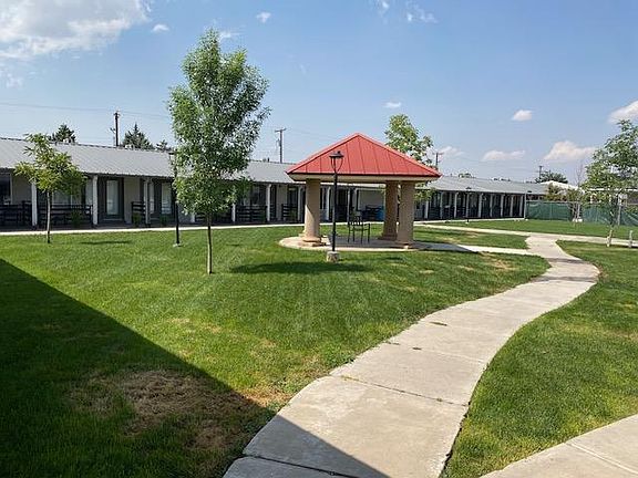 Courtyard grass and grill area