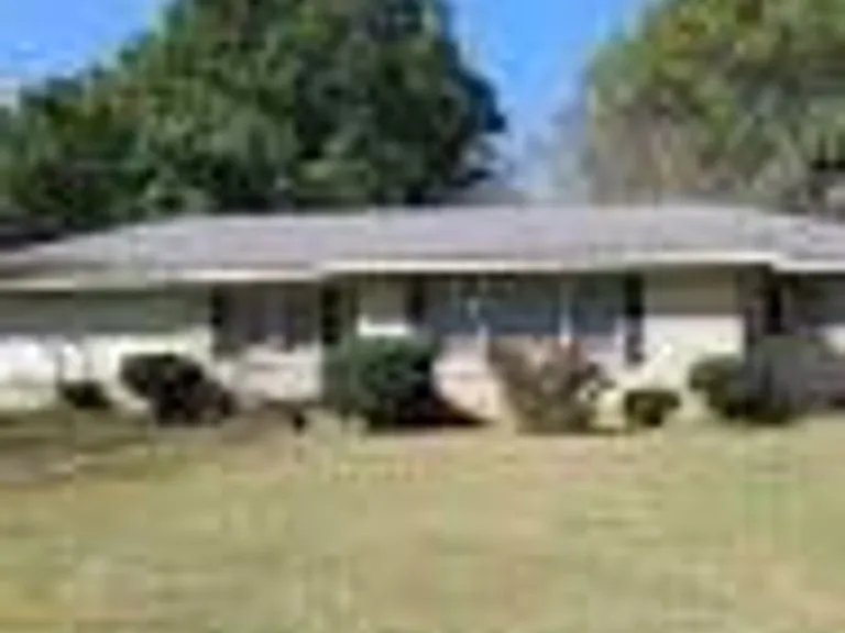 41 Summar Dr — Photo 1