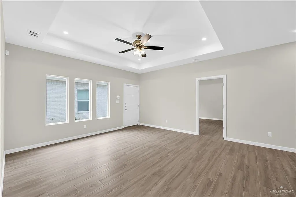 3 bed, 2.0 bath, 1248 sqft, $1,350 — Photo 3