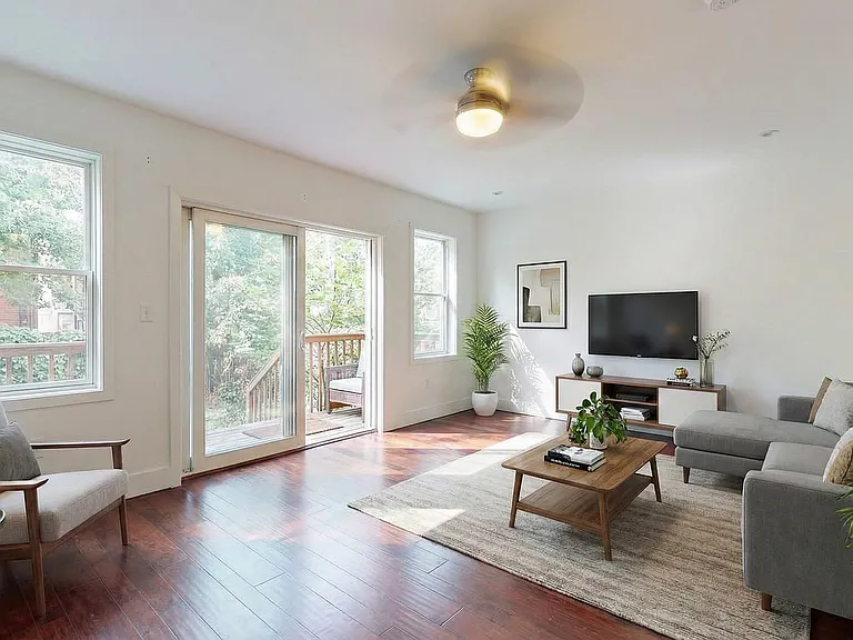 340 Pleasant Ave #1A — Photo 2