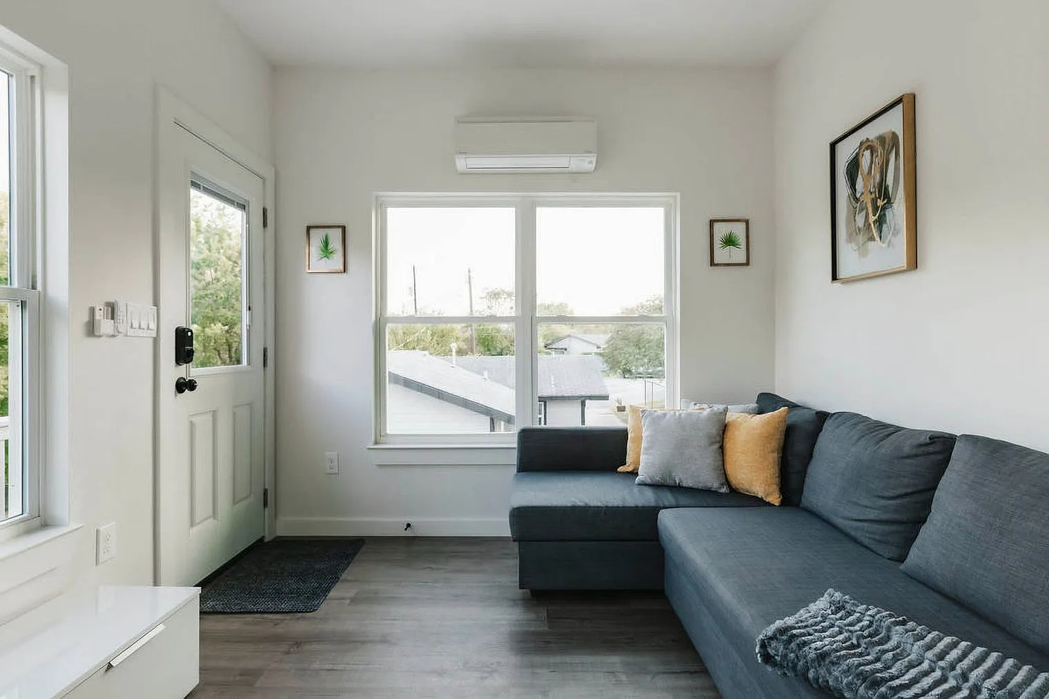 1 bed, 1.0 bath, 893 sqft, $2,880 — Photo 2
