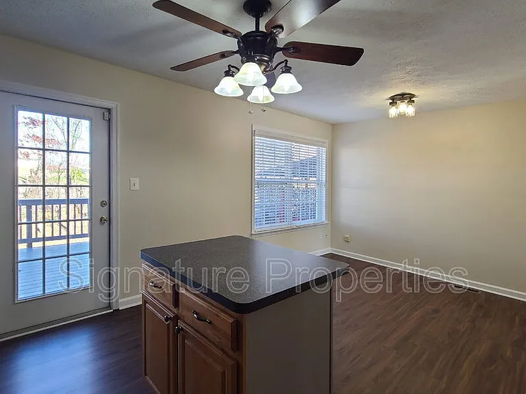 106 Regina Ln — Photo 12