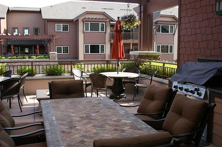 2 bed, 1200 sqft, $2,500 — Photo 4