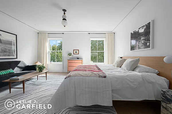 Sold by Leslie J. Garfield | media 9