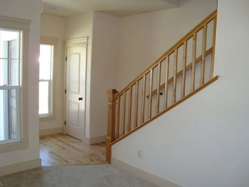 Entry/Stairs
