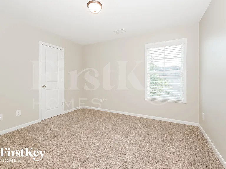 22F E Newnan Rd — Photo 12