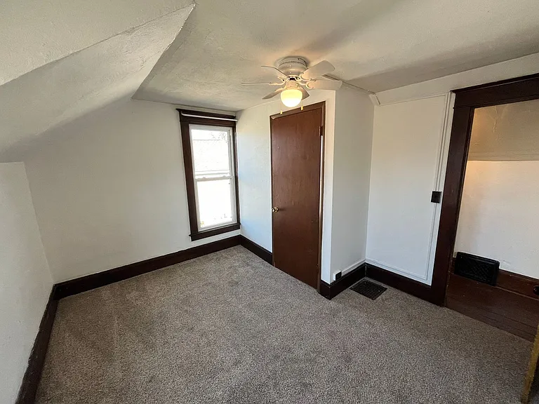 107 Logan St — Photo 12