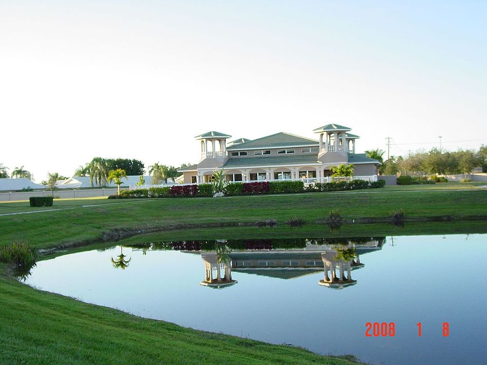 Club House 
Hidden Lake 