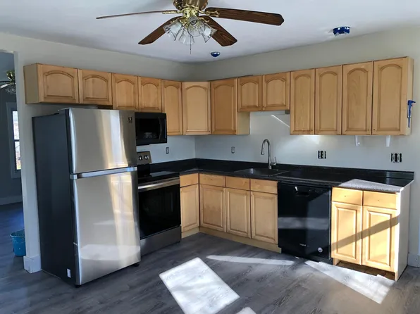 13 Mill St, Webster, MA 01570