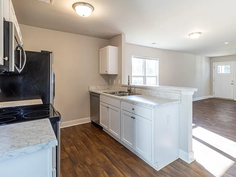 223 E Church St — Photo 10