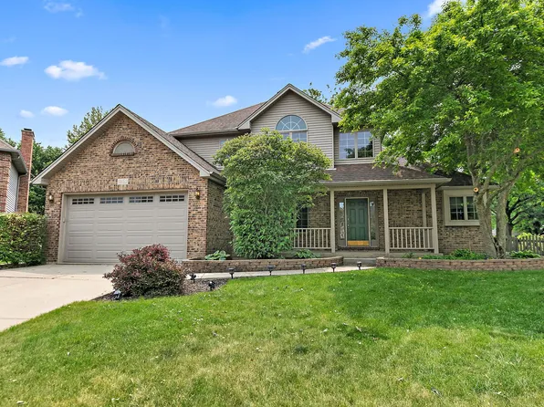 1352 Mary Wood Ct, Sycamore, IL 60178