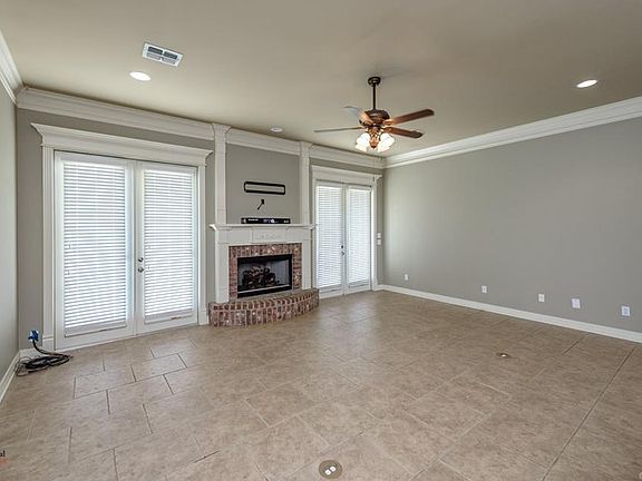 5th image of 422 Half Moon Ln