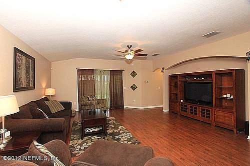 2nd image of 5058 Cerise St