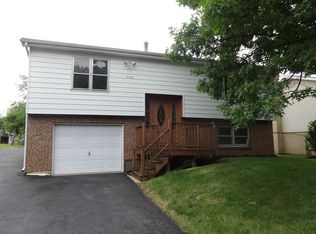 2306 Algonquin Rd, Fox River Grove, IL 60021