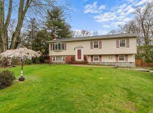 6 Cranberry Dr, Highland Mills, NY 10930