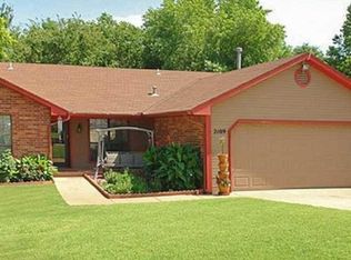 2109 E Foxfire Rd, Edmond, OK 73003