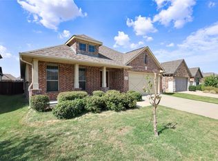 5901 Priory Dr, Aubrey, TX 76227