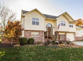 2203 Cat Creek Dr, Wamego, KS 66547