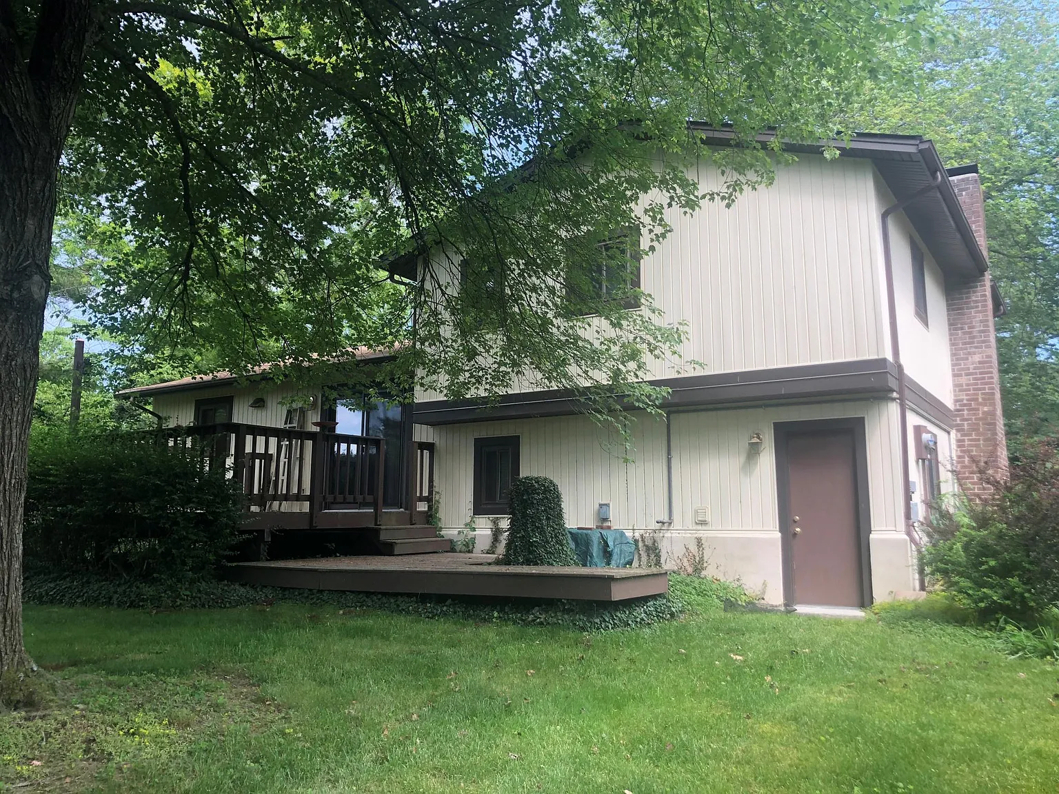 3 bed, 1728 sqft, $2,300 — Photo 2