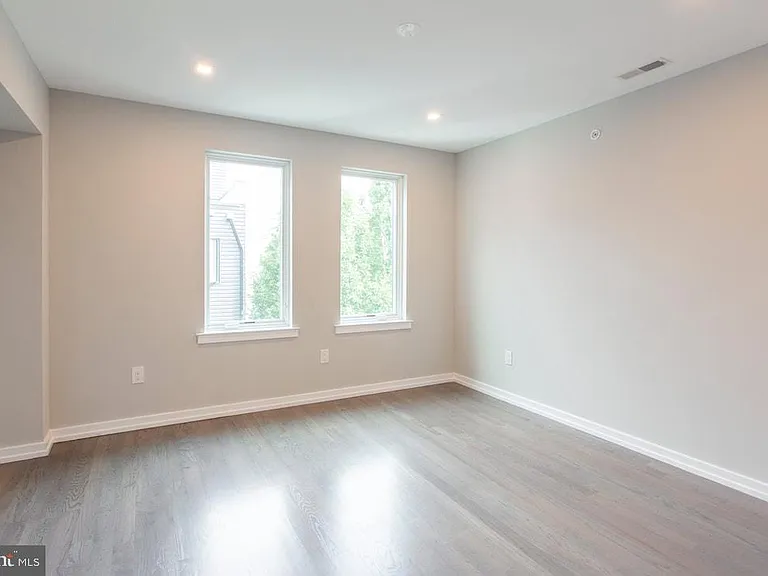1619 Bainbridge St #3 — Photo 14
