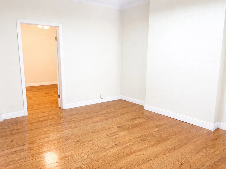 22 Chestnut St #1 — Photo 6
