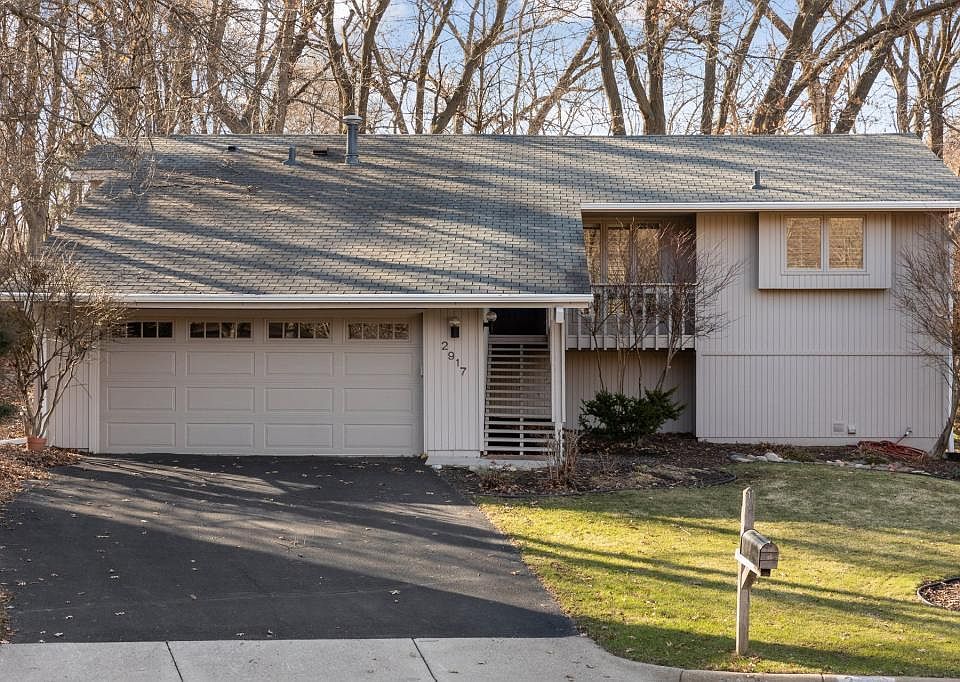 1st image of 2917 Rainier Cir