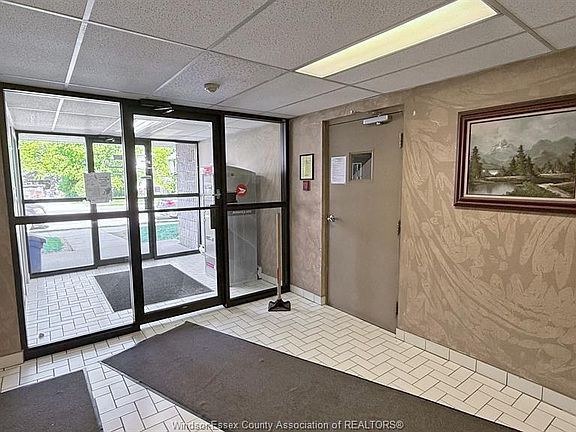 3rd image of 3355 Sandwich St #304
