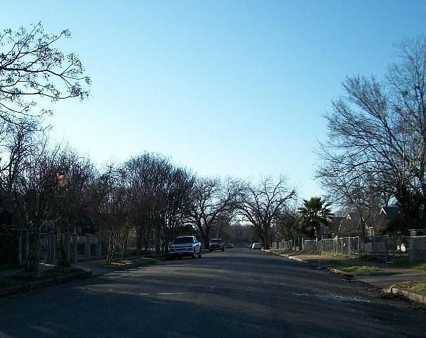 2nd image of 602 W Brooklyn Ave