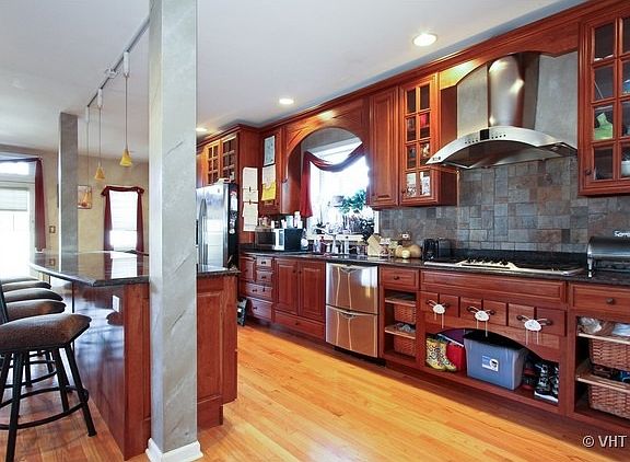 4th image of 5717 S Nordica Ave