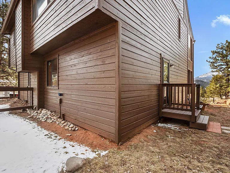 590 Greenway Ct #A — Photo 43