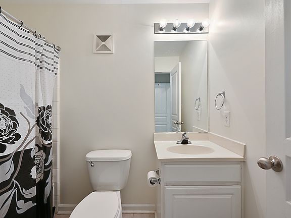 3rd image of 1725 Harvey Mitchell Pkwy S #637-1