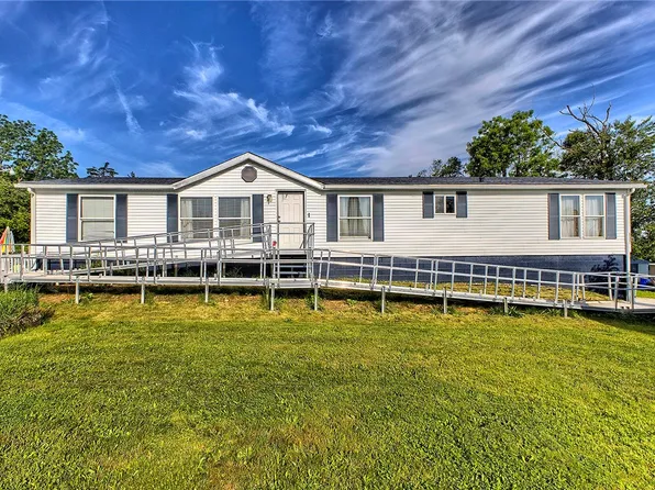107 Indigo Rd, Mount Pleasant, PA 15666