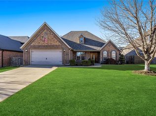 3900 SW Ridgeway St, Bentonville, AR 72713