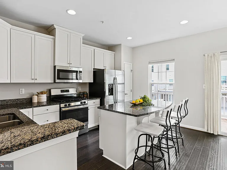 7610 Golden Slumber Ln — Photo 9