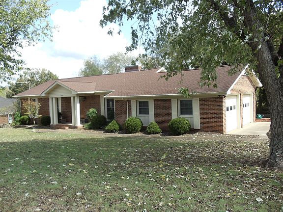 2nd image of 1206 Stewart Dr