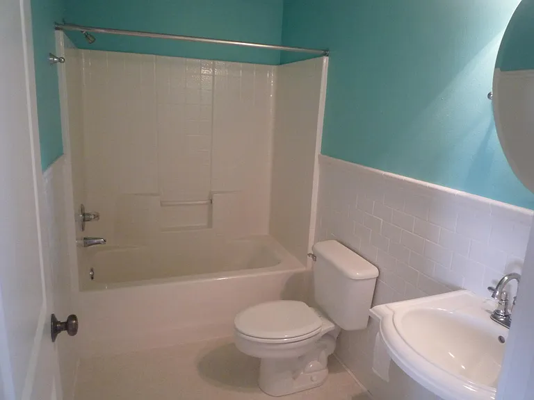 2449 Tolmie Ave — Photo 16