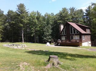 89 Starlight Dr, Hawley, PA 18428