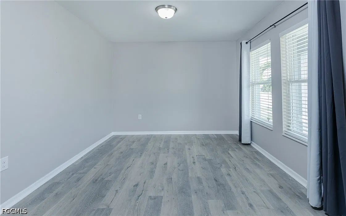 4 bed, 3.0 bath, 3210 sqft, $4,000 — Photo 2
