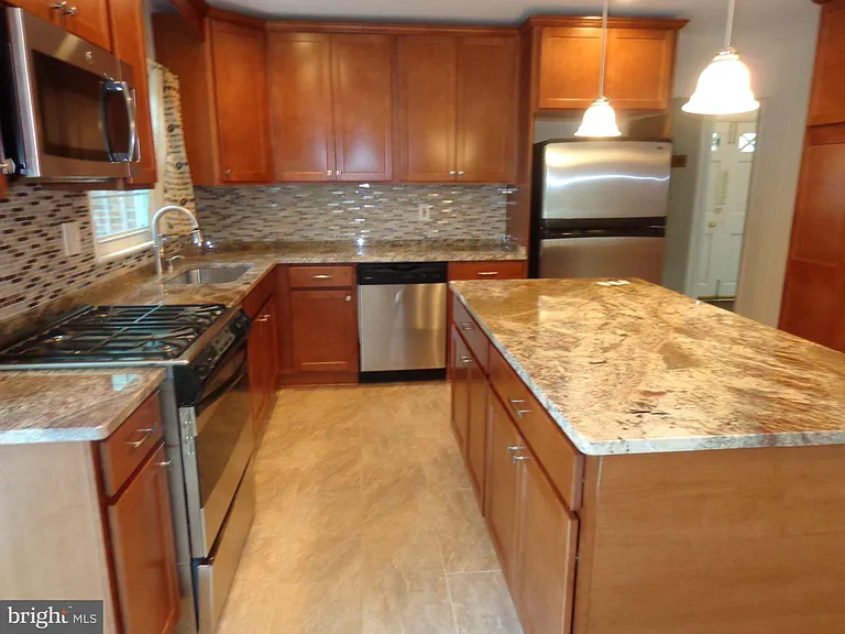 8126 Dunsinane Ct — Photo 5