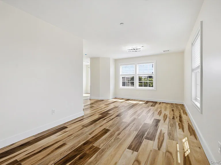 740 S Ocean Ave — Photo 23
