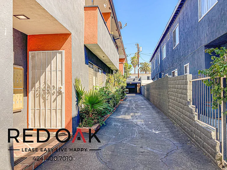 902 N Normandie Ave #7 — Photo 7