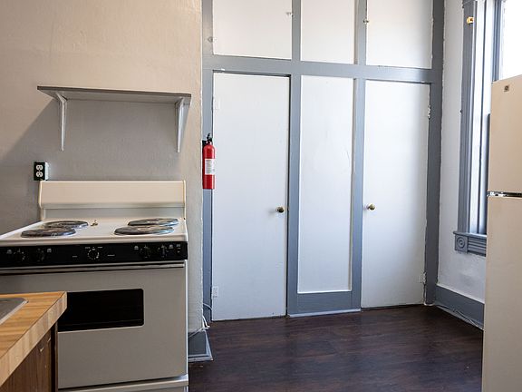 5th image of 121 E Quincy St #11