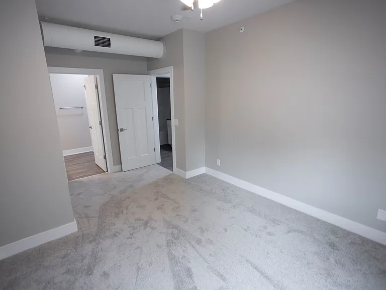 Riverbend Apartments — Photo 13