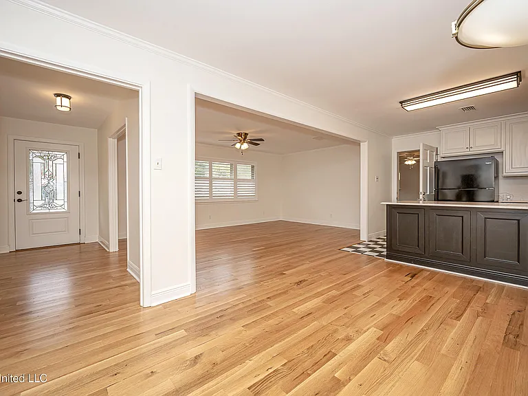 1107 Le Badine Ct — Photo 14