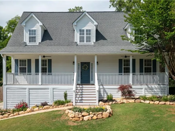 8160 Castleberry Farms Dr, Gainesville, GA 30506