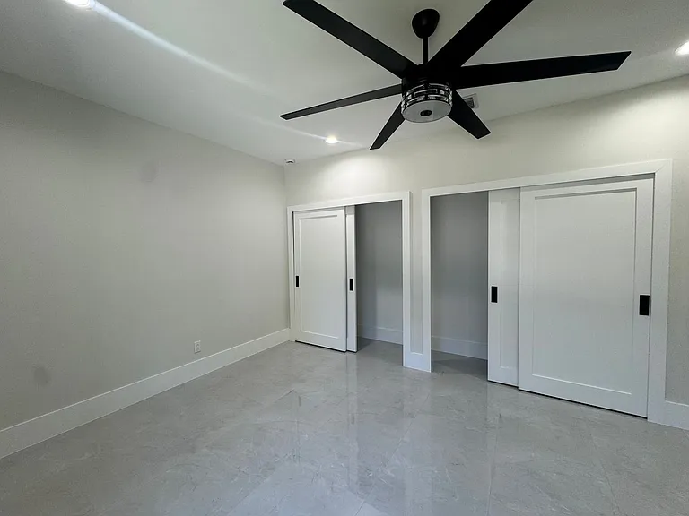 271 Price St — Photo 13