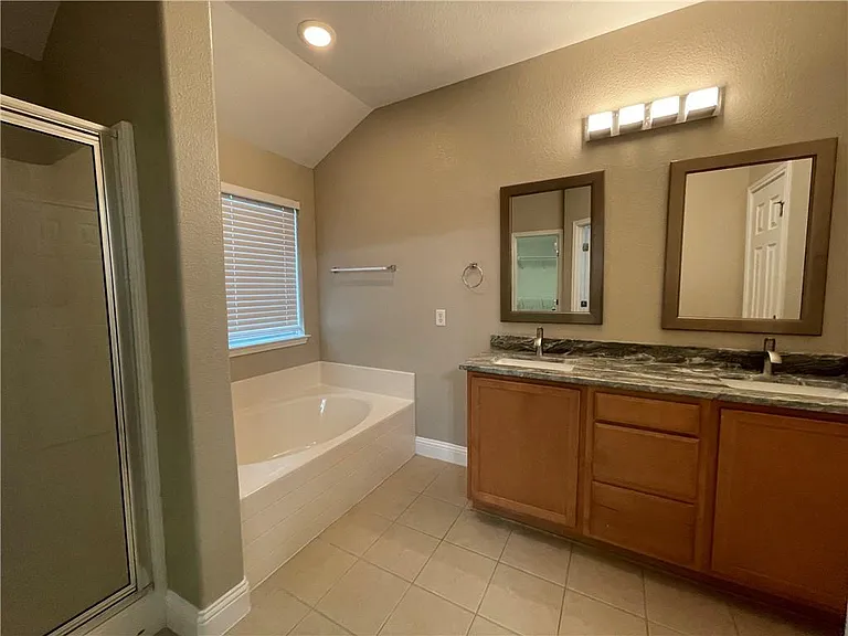 18512 Sandy Bottom Dr — Photo 8